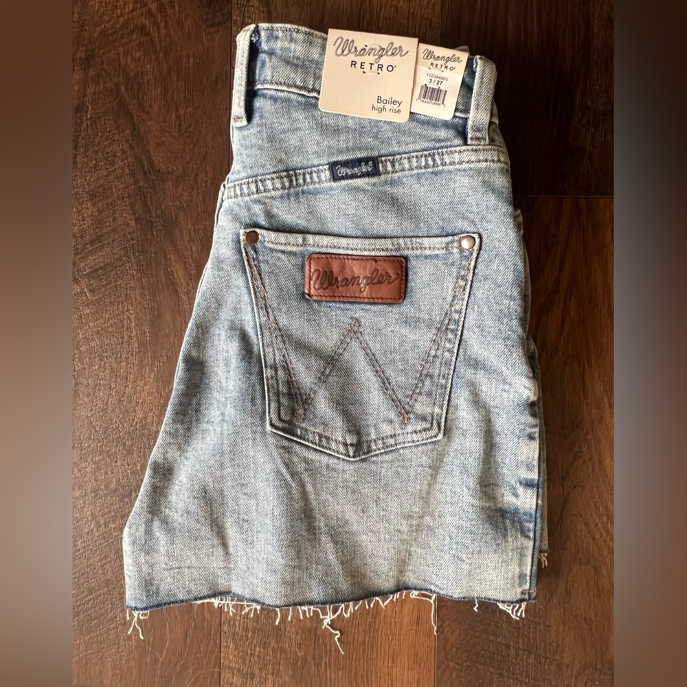 Women’s Wrangler Jean shorts size 27
